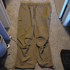 Fashion Nova Cargo Pants in Olive